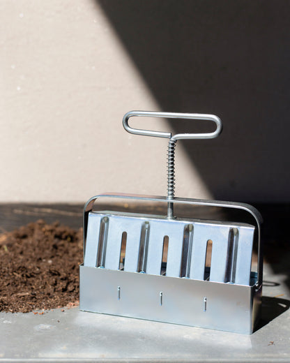 Soil blocker Mini 4 lisäosilla